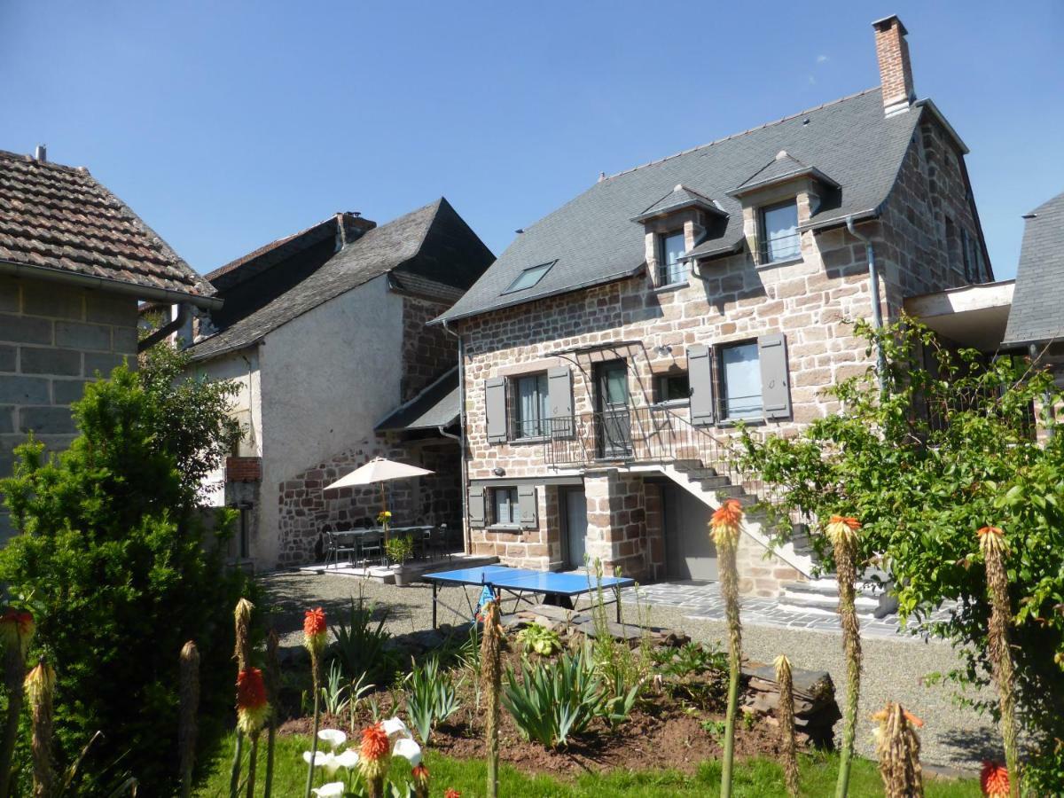 La Maison De Julien Et Marie-Louise Objat Exterior foto